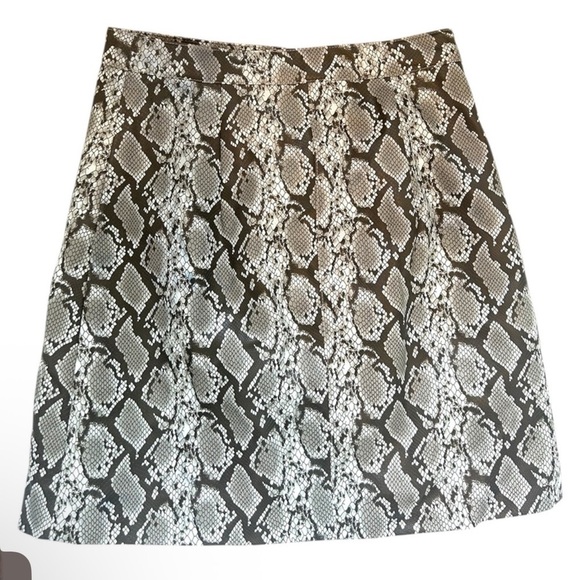 Gray Snake Print Mini Skirt NEW - Picture 2 of 5